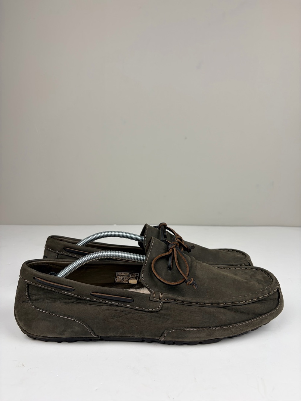 UGG Chester Capra Men’s 13 Dark Gray Nubuck Leather Sheepskin Slippers Moccasin